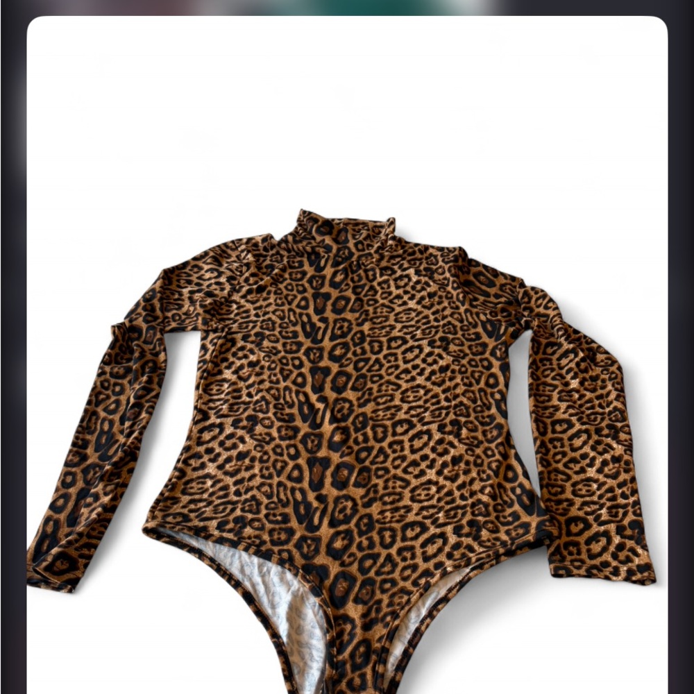 Bundle of 2 Leopard Print & green Long Sleeve Bodysuit